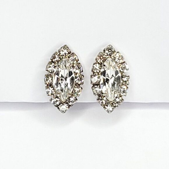 Vintage Round Marquis Clear Crystal Rhinestone Earrings Silvertone Screw Back - Picture 3 of 4